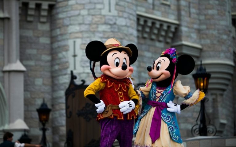 Debunking Myths: Are Minnie and Mickey Siblings or Lovers?
